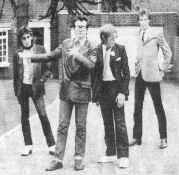 Elvis Costello en de Attractions, 1978. Bubbles ontwierp hun hoezen bij Stiff.