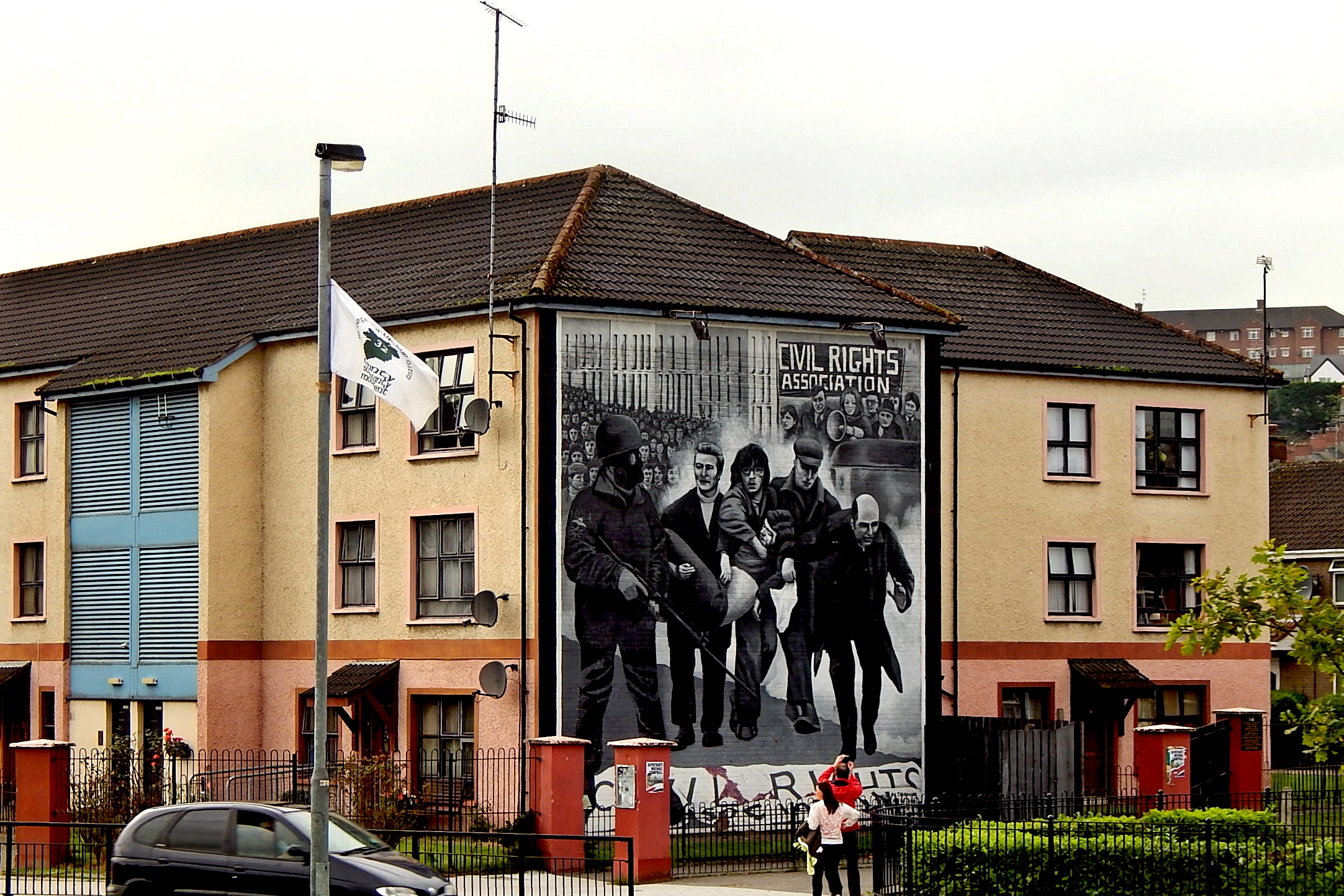Muurschildering over Bloody Sunday in de Bogside.